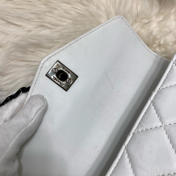 Vintage Chanel black and white resin chain lambskin handle chain bag - Picture 6 of 8